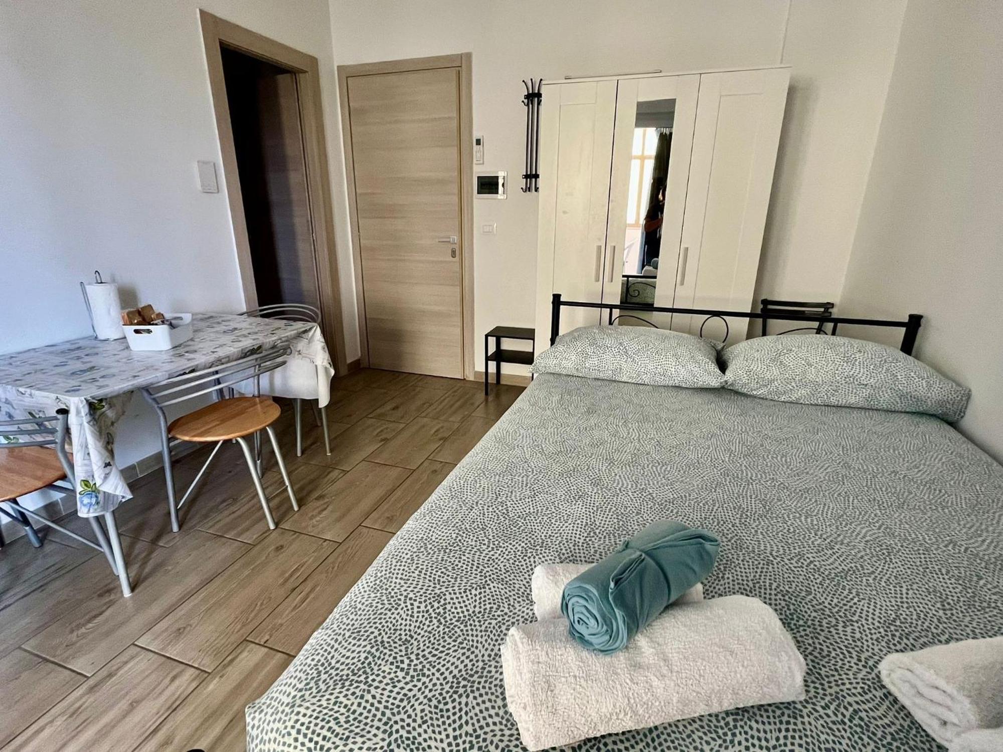 Il Gattino Di Porto - Apt 3 - Monolocale Veranda Piscina Imperia Εξωτερικό φωτογραφία